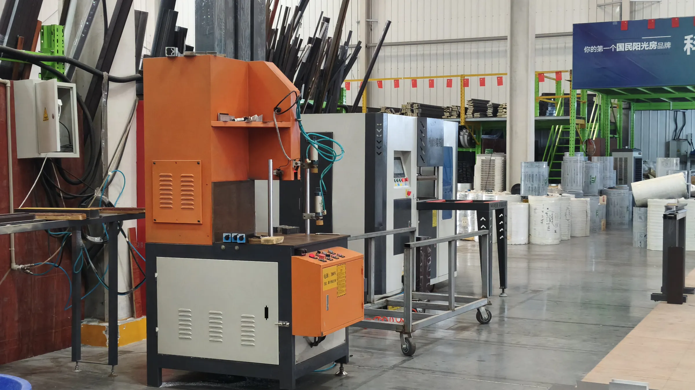 Aluminum processing equipment in the JIAKE workshop