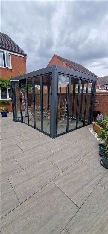 Customer's enclosed aluminum pergola, view 4